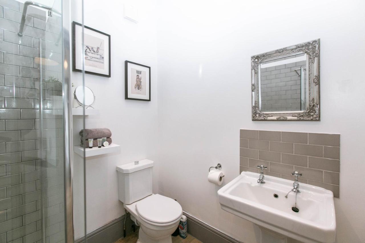 Spacious Apartment, Free Parking, Central Location Near To Uni, Hospital, Town 埃克塞特 外观 照片