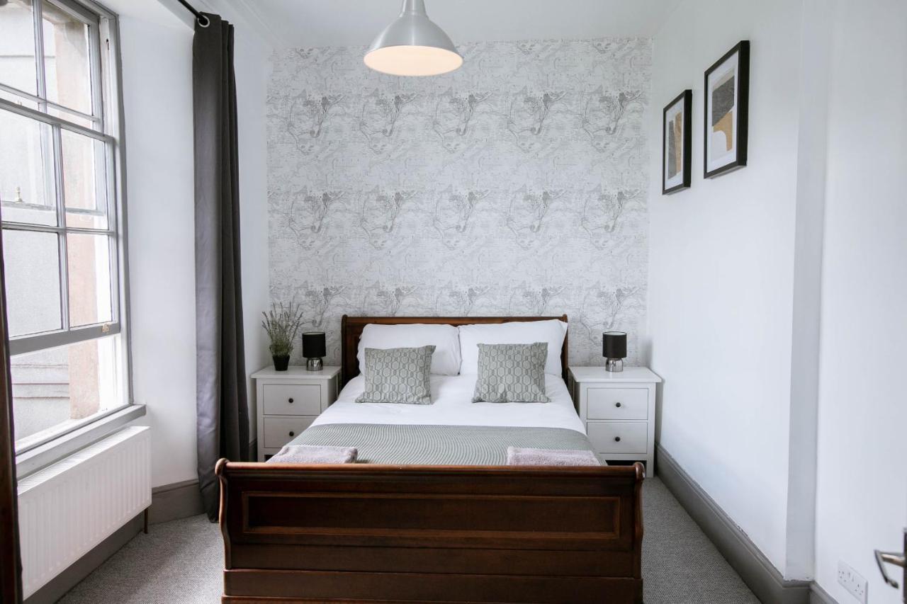 Spacious Apartment, Free Parking, Central Location Near To Uni, Hospital, Town 埃克塞特 外观 照片